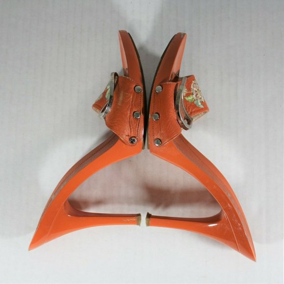 Christian Dior Embroidered Floral Heels M616 - Picture 5 of 11